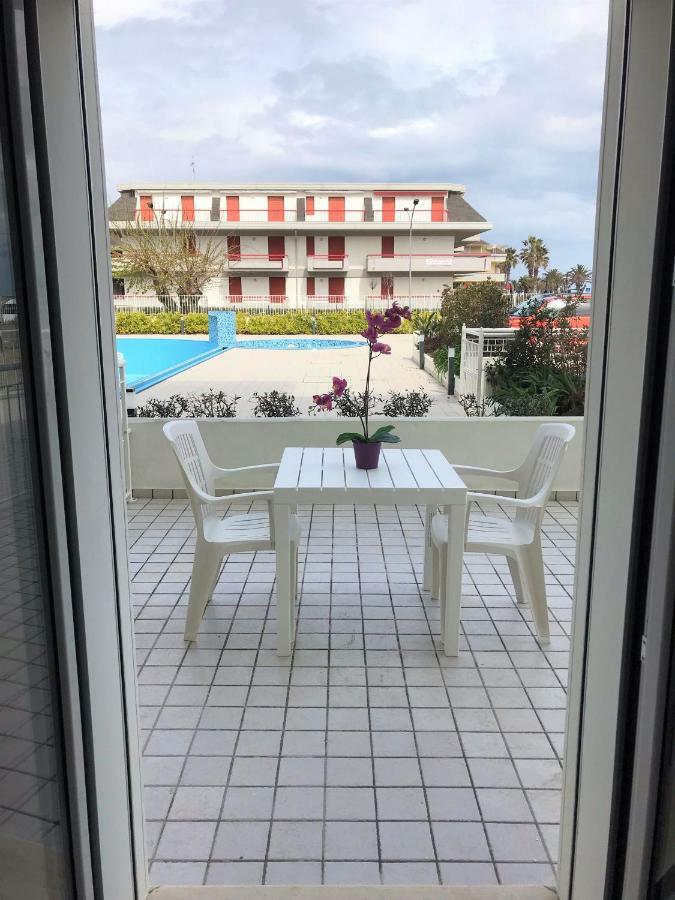 Residence Acquasuite Martinsicuro Eksteriør bilde